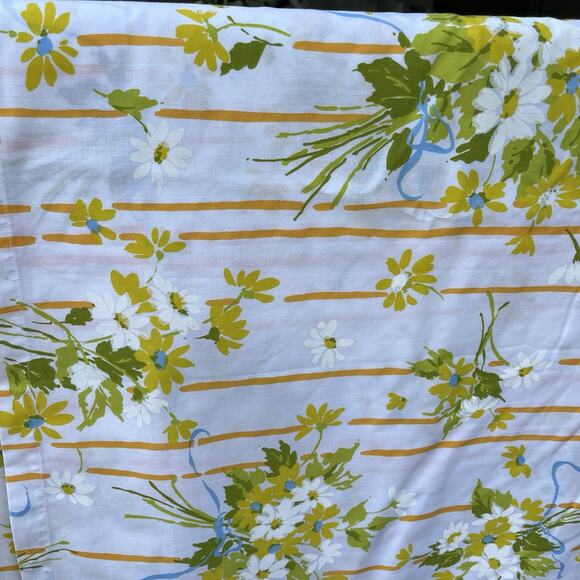 Vintage Utica Flat Sheet Twin Yellow Green Floral MCM Daisies 70s 82x96 - Picture 4 of 5